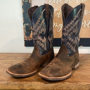 Men’s Ariat western boots.
